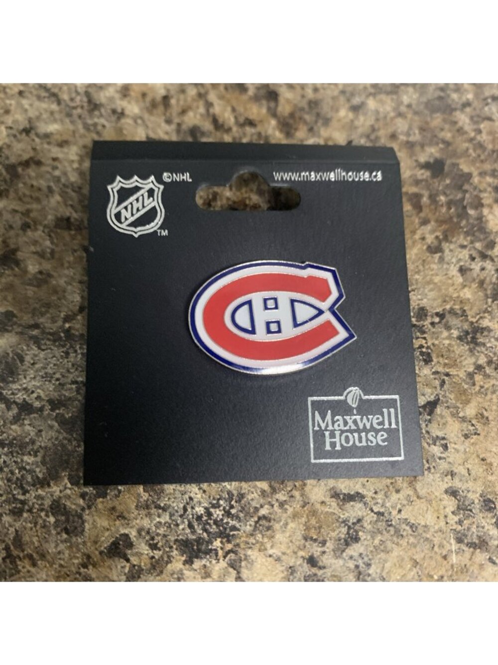 MONTREAL CANADIENS Maxwell House Coffee NHL Pin Pinback New On Card Collector's